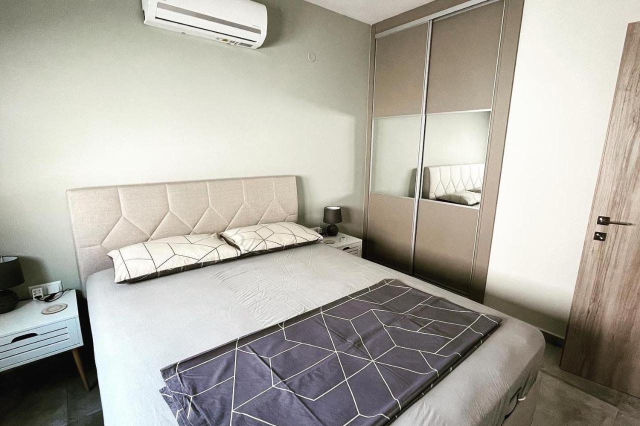 Thalassa Apartment Néa Péramos Екстериор снимка