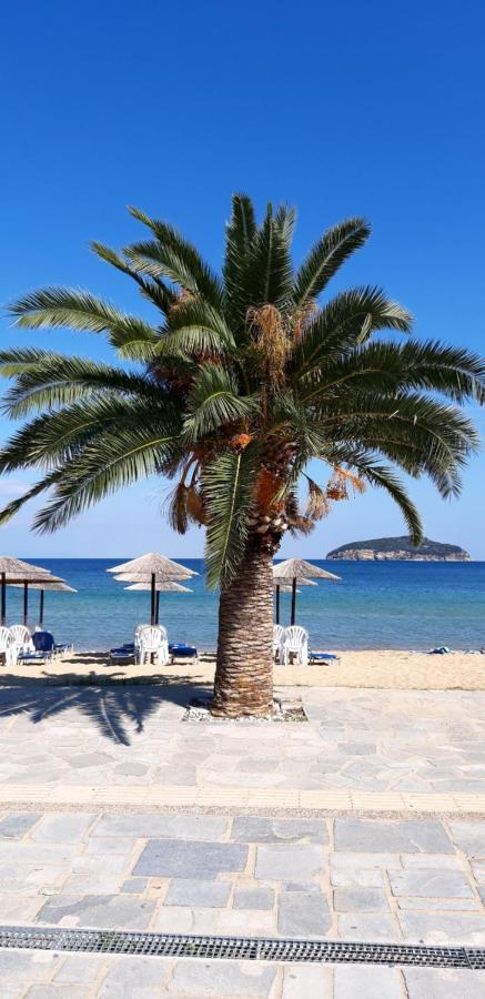 Thalassa Apartment Néa Péramos Екстериор снимка